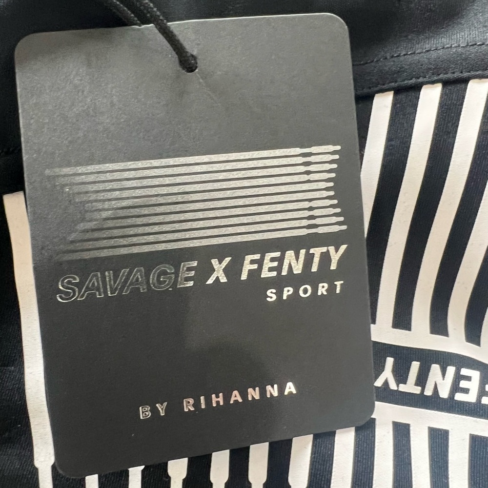 NWT $69 Savage X Fenty XCCENTUATE HIGH-WAIST LEGGING Yoga Pants black Caviar XS - Picture 7 of 10